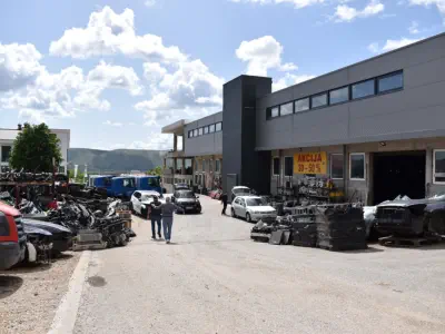 Auto otpad Lotus ulaz u skladište